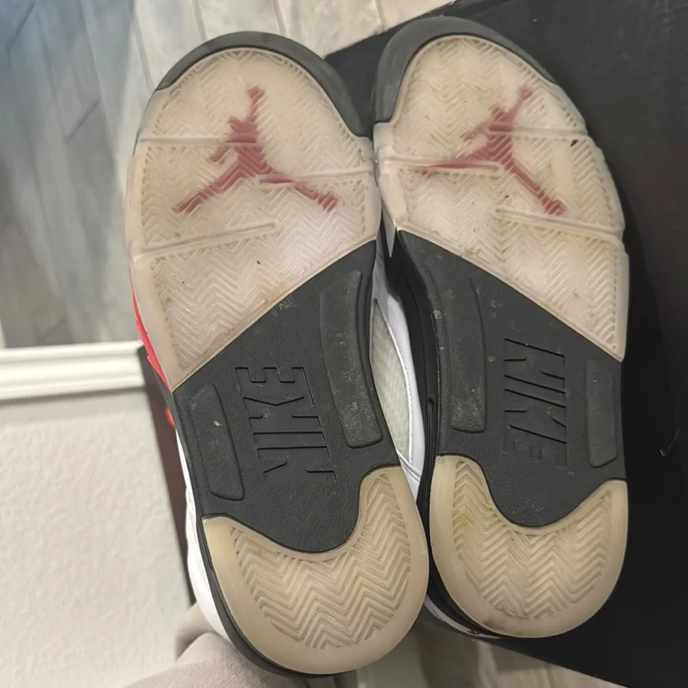 Nike Air Jordan 5 Retro White Red Sneakers - Picture 6 of 6